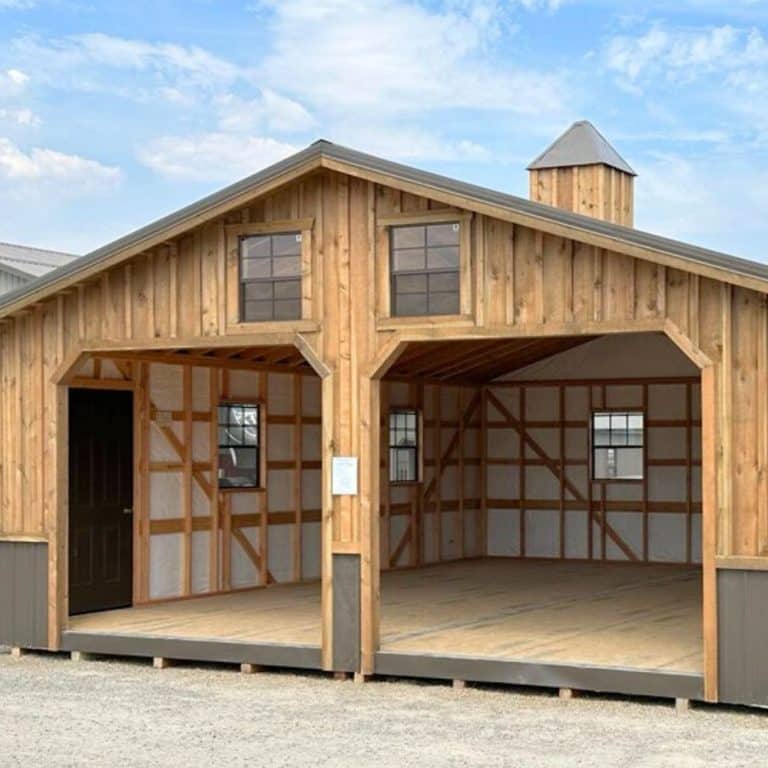 double-wide-garages-with different sizes-in-tendoy-mt
