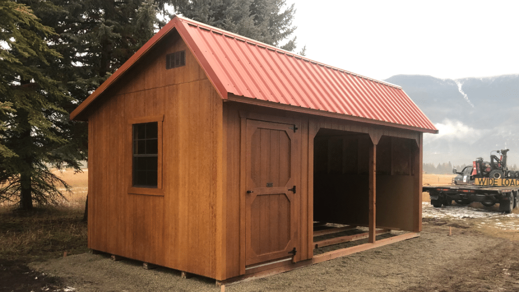 horse barn in montana