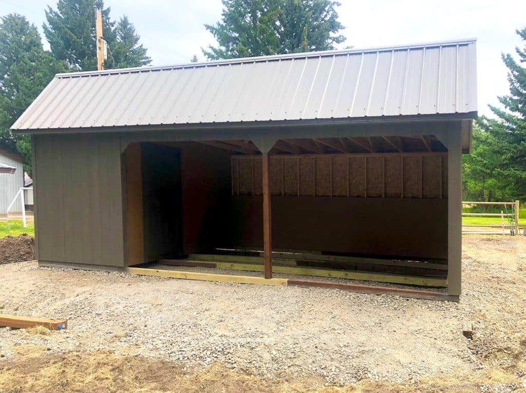gray horse barn in montana for sale